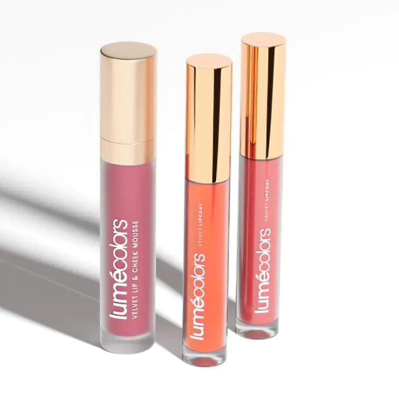 Satu tube Velvet Lip & Cheek Mousse dan dua tube Velvet Lipcoat Lumécolors